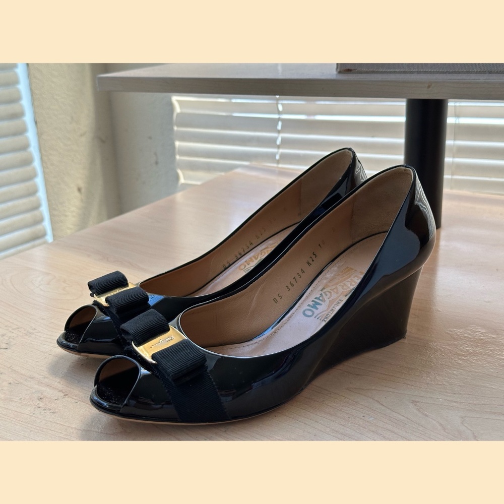 Salvatore Ferragamo Sissi Wedges Black Patent 10B